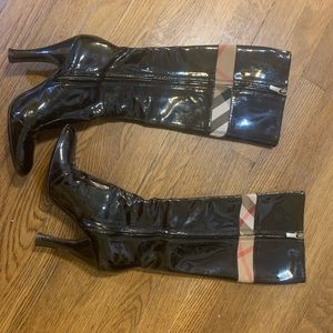 Burberry heeled boots